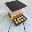 Ballagási fiókos fekete virágbox, vegyes rózsaszín virágokkal Ballagási fiókos fekete virágbox, vegyes rózsaszín virágokkal
