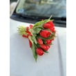 Élethű bimbós tulipán csokor - piros (7 szálas, zártfejű)