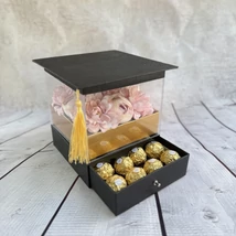 Ballagási fiókos fekete virágbox, vegyes rózsaszín virágokkal