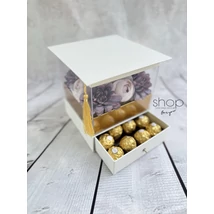 Ballagási fiókos fehér virágbox lila virágokkal